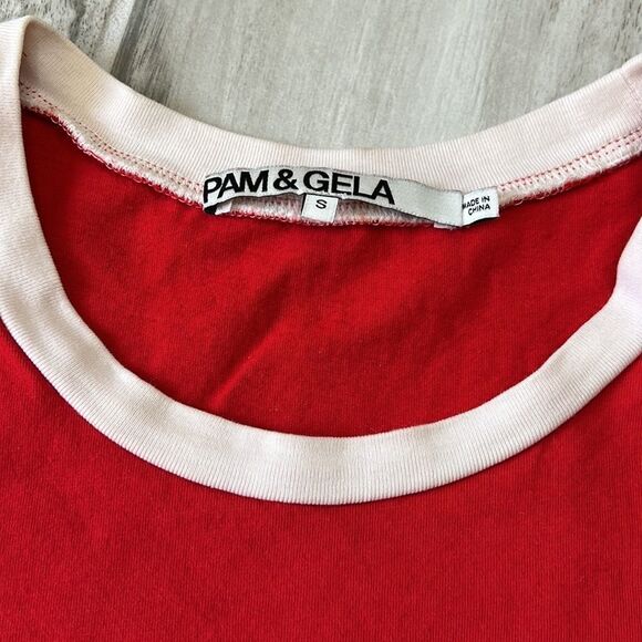 Pam & Gela Red Short Sleeve Graphic Tee Size Small - Picture 2 of 3